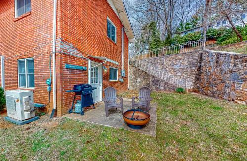 Waynesville Hotel | Cozy Mountain Hideaway