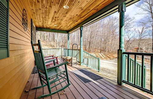 Bryant Pond Cabin | Cozy mountainside Sunday River Cabin Retreat