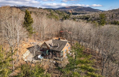 Bryant Pond Cabin | Cozy mountainside Sunday River Cabin Retreat