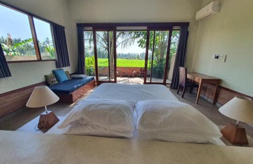 Kemenuh Villa | Cozy Mudram One Bedroom Private pool W Kitchenette