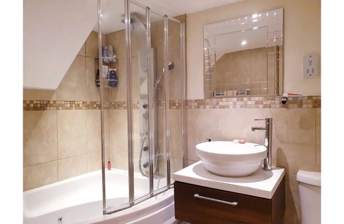 East Finchley Apartment | Cozy Muswell Hill flat, 5-min walk to tube station