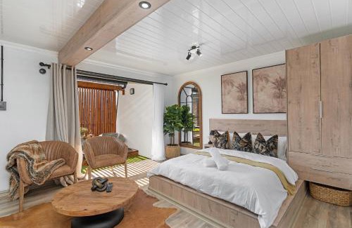 West Beach Apartment | Cozy Nest on White Soil!