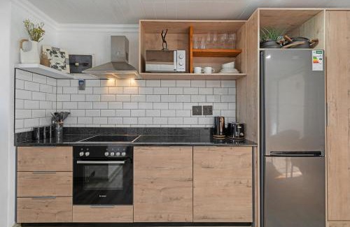 West Beach Apartment | Cozy Nest on White Soil!