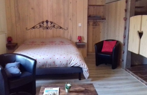 Oye-et-Pallet House | Cozy new cottage in a Comtoise house for 2 people.