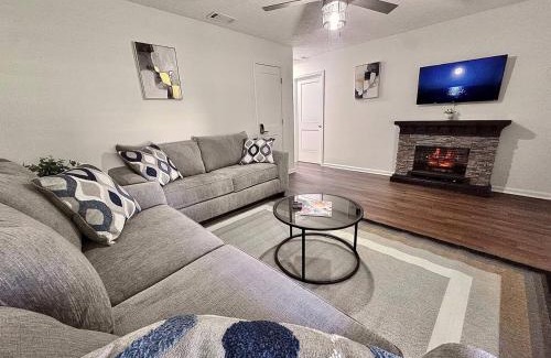 Pooler Apartment | Cozy New Modern On I-95
