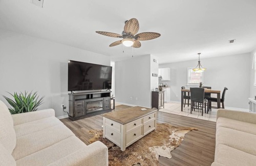 North Newport News House | Cozy Newport News Getaway