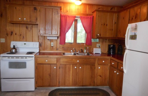 Damariscotta Cottage | Cozy Nook Cottage - Peaceful cottage with scenic views of Pemaquid Lake