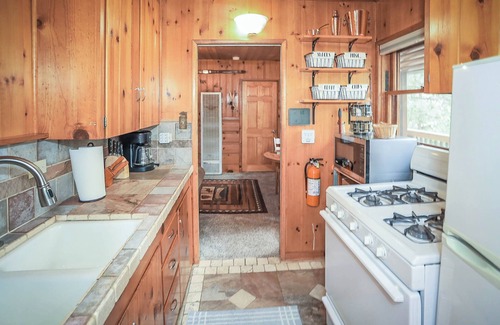 Big Bear City Cabin | Cozy on Rainbow