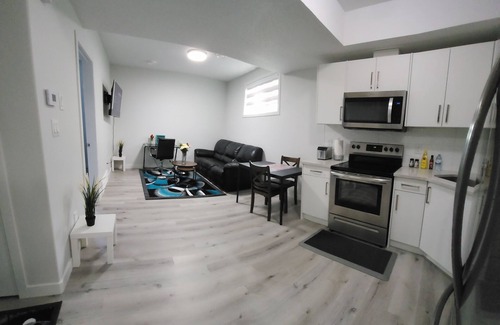 West Edmonton Apartment | Cozy One Bedroom Basement Apartment