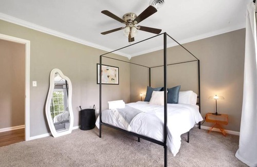 Woodland Drives House | Cozy - Organic Modern - Bungalow - FSU