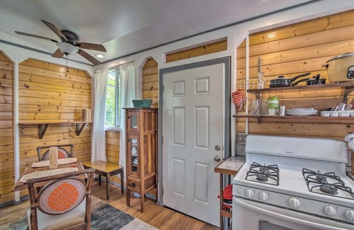 Leilani Estates Apartment | Cozy Pahoa Hideaway Near Black-Sand Beaches!