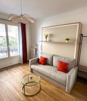 Combat Apartment | Cozy Parisian Apartment newly renovated