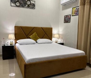 Faisalabad House | Cozy & Peaceful Rooms Near Lyallpur Galleria