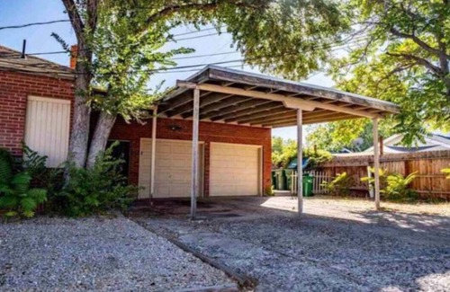 Old Southwest Apartment | Cozy Pet-Friendly Studio with AC and WiFi in Delightful Reno