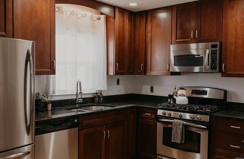 Potomac West Apartment | Cozy Pet Friendly w/Outdoor Dome close to Old Town