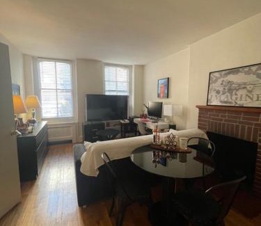 Midtown East Apartment | Cozy place in midtown NYC