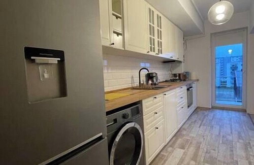 Tractorul Apartment | Cozy Place to Remember | Fireplace and Free Parking