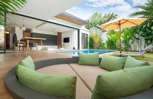 Sa Khu Villa | Cozy Pool Villa Naiyang Beachnn