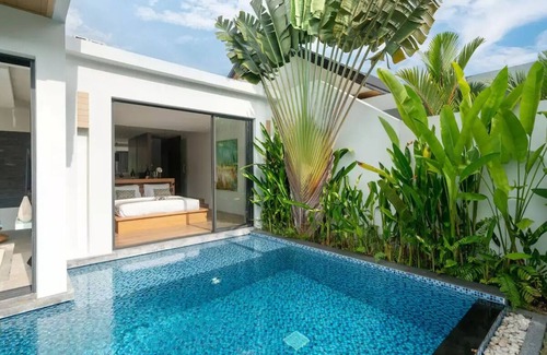 Sa Khu Villa | Cozy Pool Villa Naiyang Beachnn