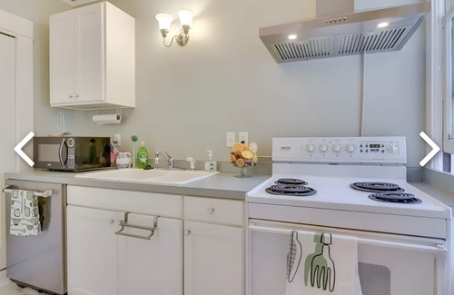 Hollywood District House | Cozy Portland Retreat in the heart of Hollywood District