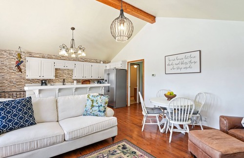 Rogers Cabin | Cozy Posy Cabin - Mountain Top Cabin on 18 acres!