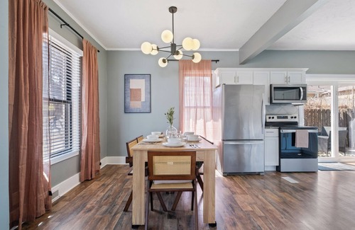 Morton Meadows House | Cozy Private BD + Desk, Central Omaha Near UNMC - Shared House