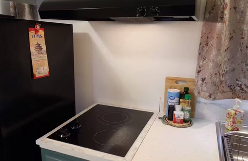 Southeast Pensacola Cottage | Cozy & Private Cottage - Perfect for Two