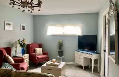 Harpers Ferry Apartment | Cozy private ground floor apartment in townhome walking distance to historic HF