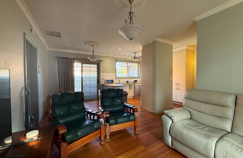 Bentleigh House | Cozy Private Room | 1min to Station & Cafes