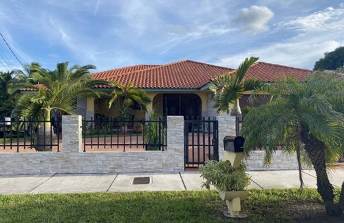 West Little Havana House | Cozy Private Room Near Airport and Calle Ocho