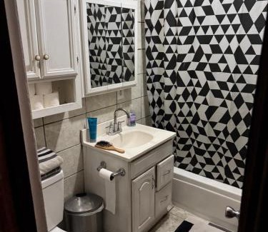 Artesia House | Cozy Private Room Near Disneyland, Beaches & Downtown LA