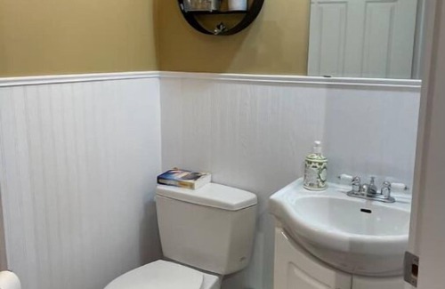 Armstrong Bed & Breakfast | Cozy & Private Self-Contained Suite in Armstrong