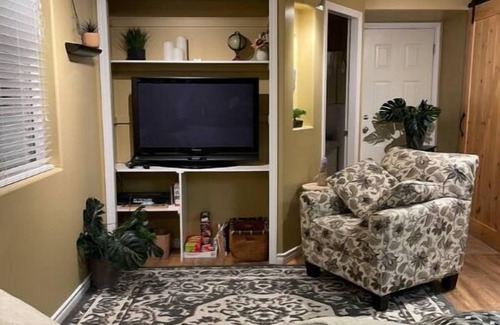 Armstrong Bed & Breakfast | Cozy & Private Self-Contained Suite in Armstrong