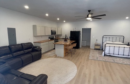 Hudson Apartment | Cozy private studio apartment