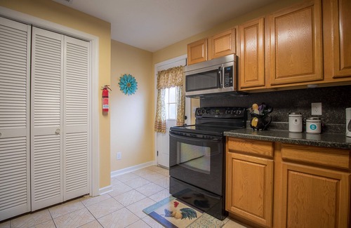 Bay St Louis Cottage | Cozy, Quiet, Central, Live like a local, Cottage Experience, Spring and Summer!
