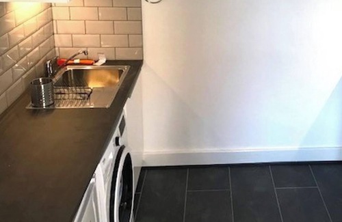 Northampton Apartment | Cozy quiet City Escape - Northampton Apartment