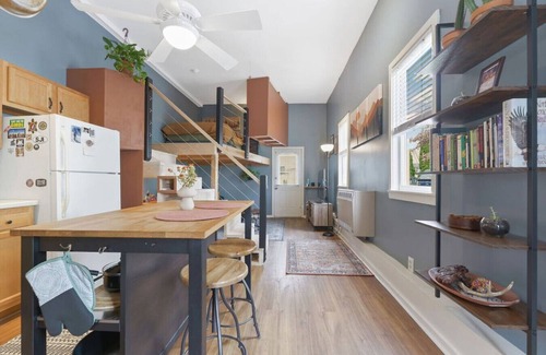 Suffield Apartment | Cozy Quiet Loft by Airport, Hospitals & Cities