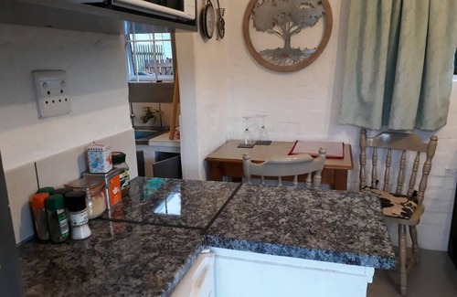 Constantia House | Cozy quirky cottage Constantia