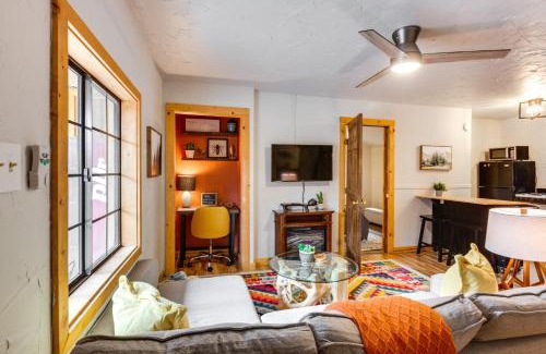 Red River House | Cozy Red River Getaway - Walk to Main Street