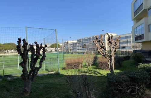 Balaruc-les-Bains Apartment | Cozy Renovated Studio with Loggia in Balaruc-les-Bains, 2-Star Rated, Free WiFi