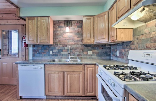 Warrens Cottage | Cozy Resort Cabin in the Heart of Warrens!