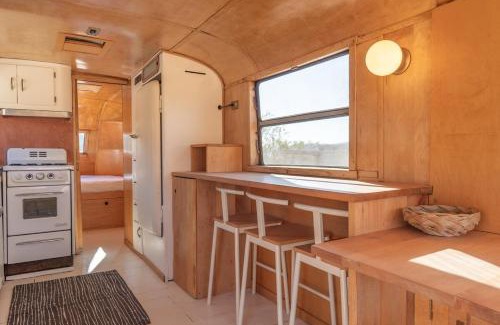 Yucca Valley House | Cozy Retreat Amidst Boulders