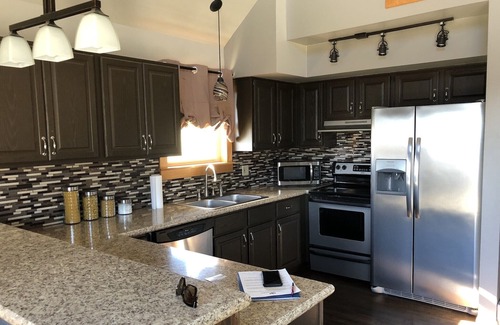 Orson House | Cozy Retreat at Bernie’s Bottom
