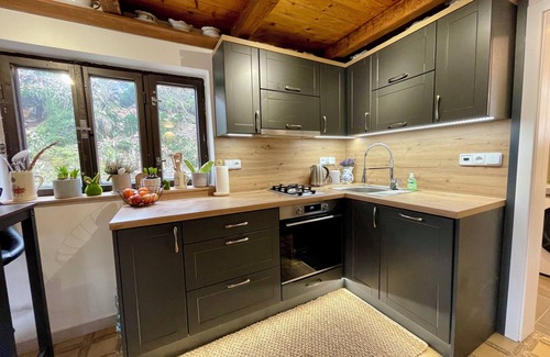 Mladejov Ski Chalet | Cozy retreat in relaxing location! Quality hiking, biking, history and cuisine.