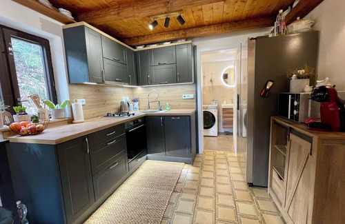 Mladejov Ski Chalet | Cozy retreat in relaxing location! Quality hiking, biking, history and cuisine.