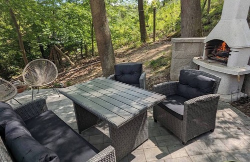 Mladejov Ski Chalet | Cozy retreat in relaxing location! Quality hiking, biking, history and cuisine.