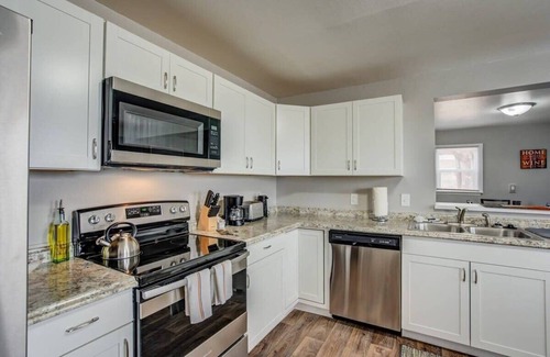 East Colorado Springs House | Cozy Retreat Near Pikes Peak & Downtown