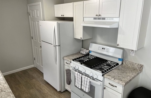 Eastside House | Cozy Retreat Near LeMoyne & Syracuse University