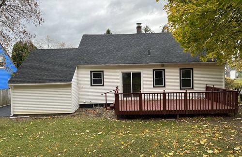 Eastside House | Cozy Retreat Near LeMoyne & Syracuse University