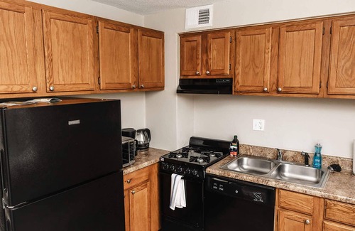 St. Louis Apartment | Cozy Retreat Near Mercy Hospital & SLUH
